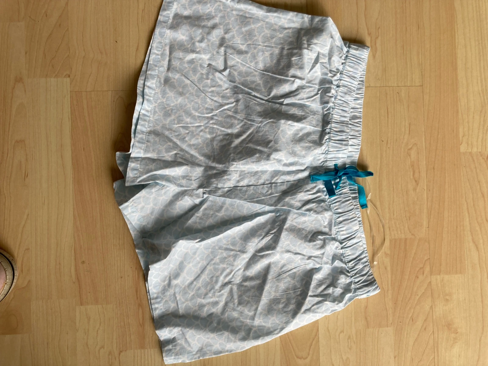 Lindo pijama da Pequena Sereia tamanho M/L – photo 2